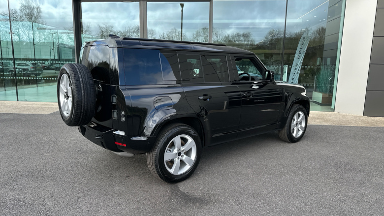 Land Rover Defender 3.0 D350 X-Dynamic SE 110 5dr Auto Diesel Estate